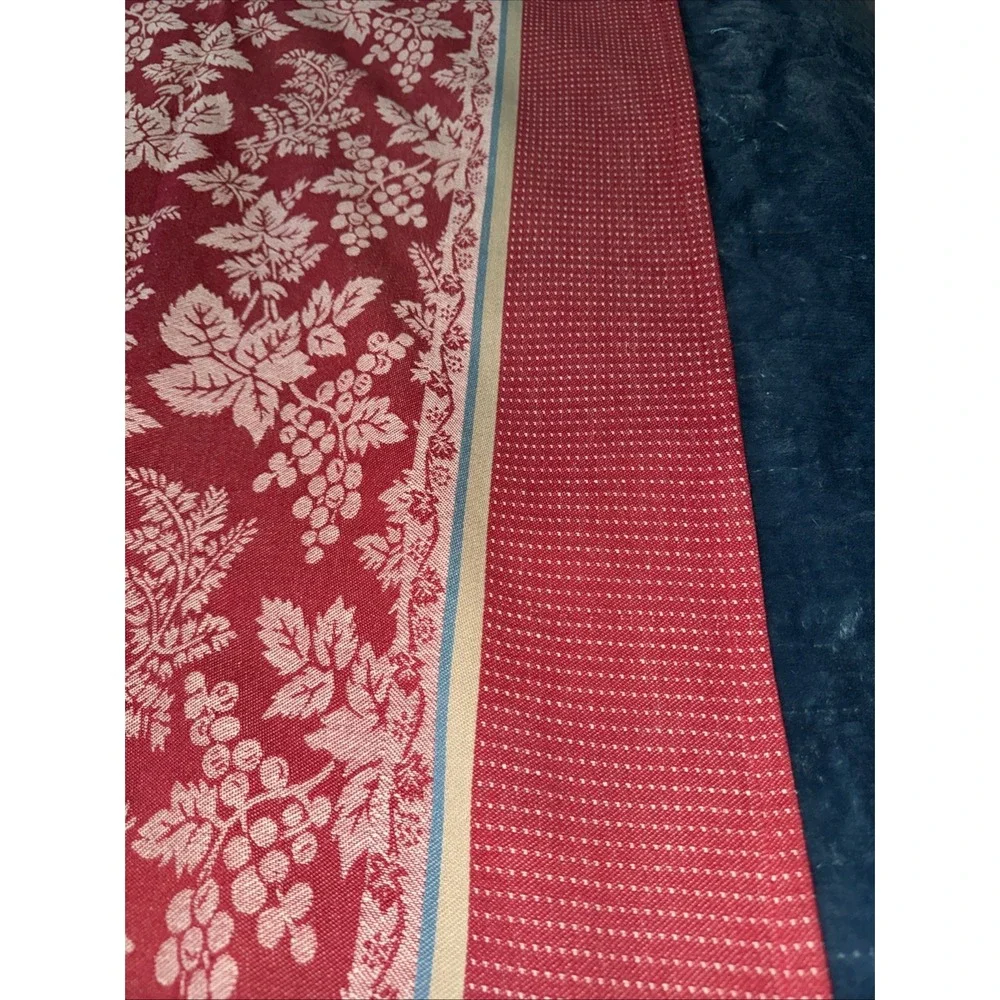 Vintage Martha Stewart Everyday Floral Red/white‎ Tablecloth69x52in